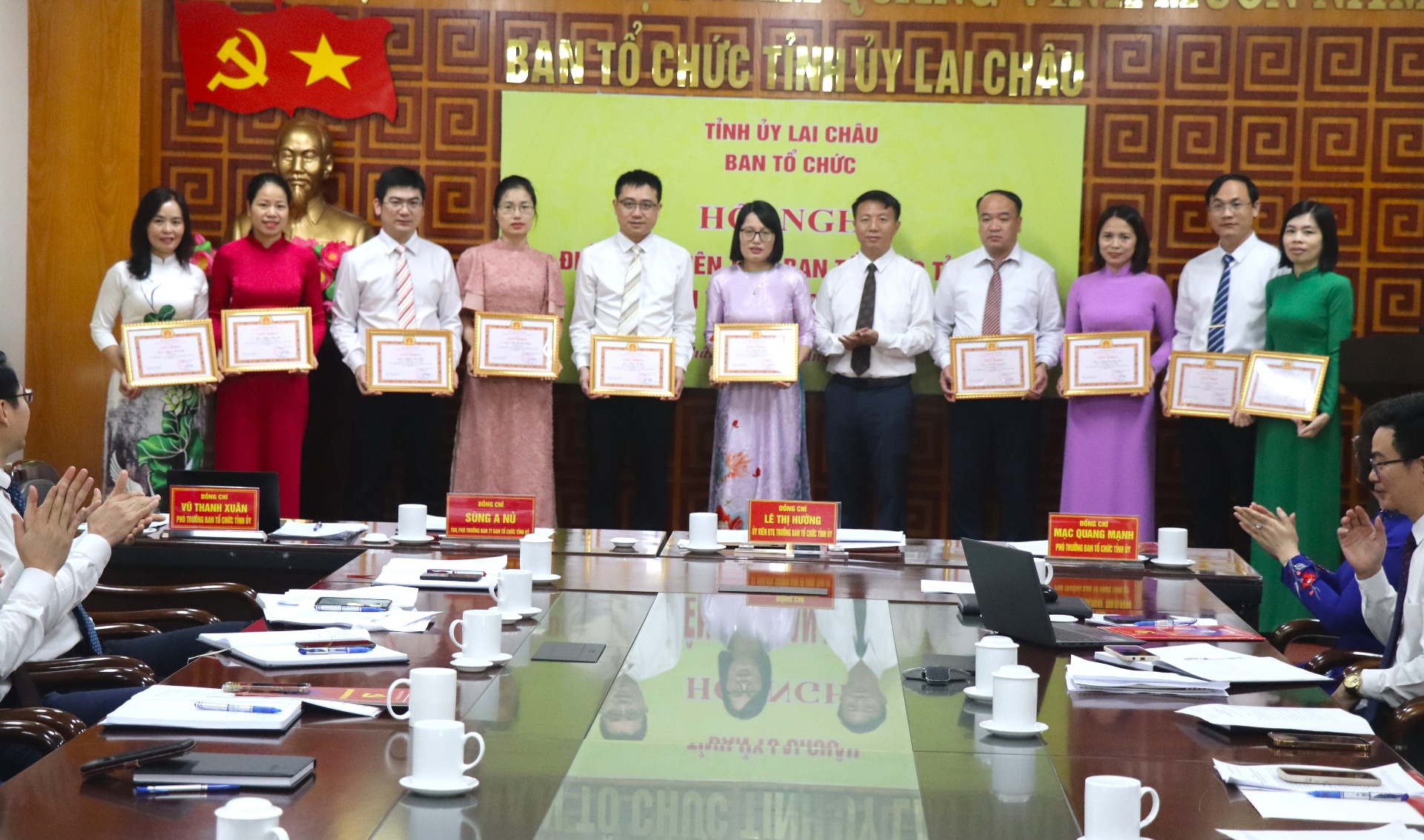 Lai Châu: Ban Tổ chức Tỉnh ủy: Hội nghị điển hình tiên tiến lần thứ V