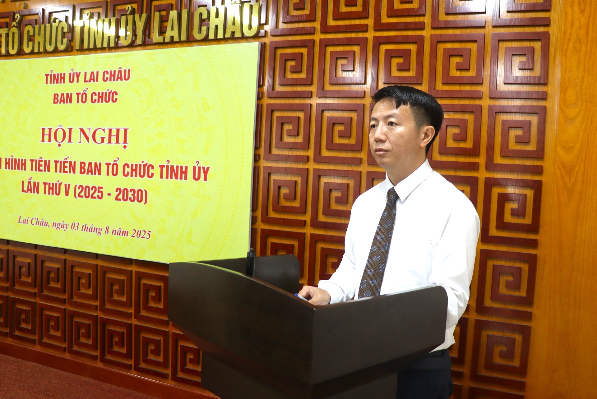 Lai Châu: Ban Tổ chức Tỉnh ủy: Hội nghị điển hình tiên tiến lần thứ V