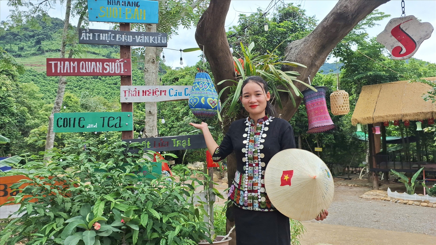 Từ truyền thông “giảm nghèo thông tin” đến điểm du lịch giàu bản sắc