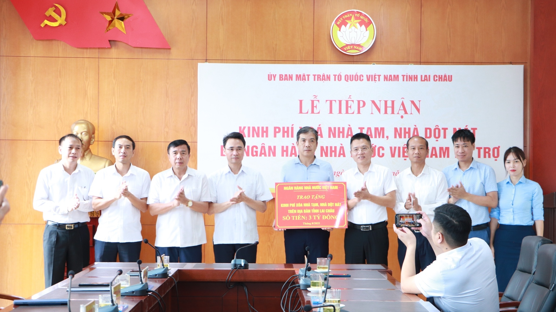 Lai Châu: Tiếp nhận kinh phí xóa nhà tạm, nhà dột nát