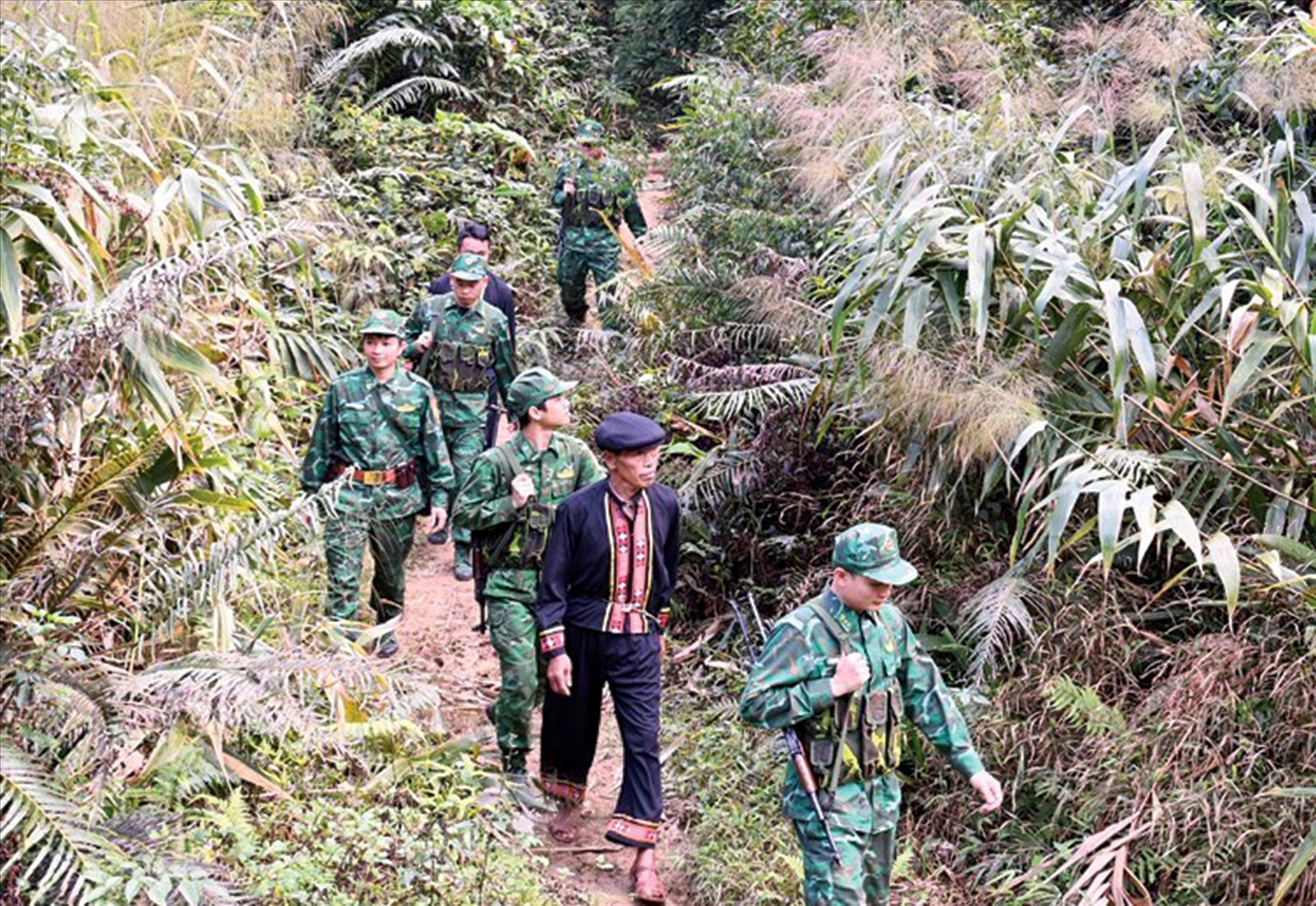 Những “cột mốc sống” miền biên viễn