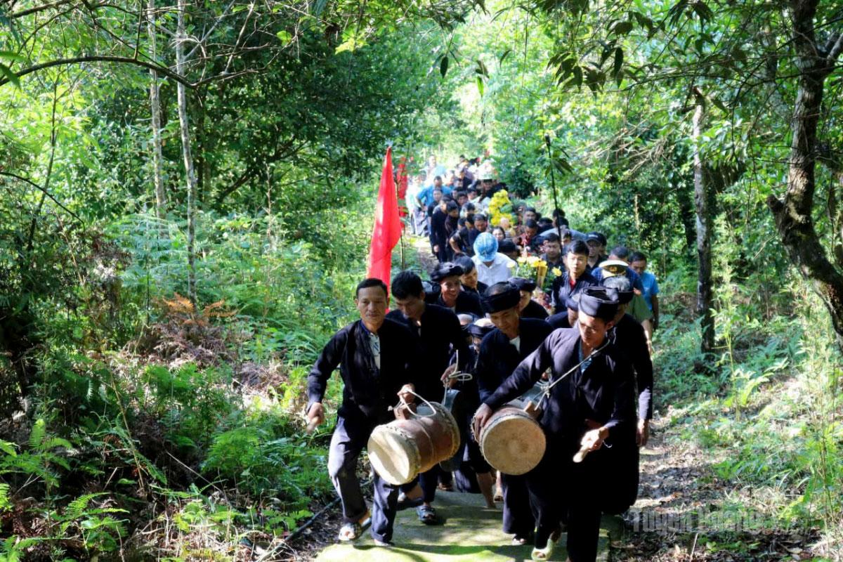 Tuyên Quang: Khu Cù Tê - Dấu ấn thiêng giữa mùa vàng của người La Chí