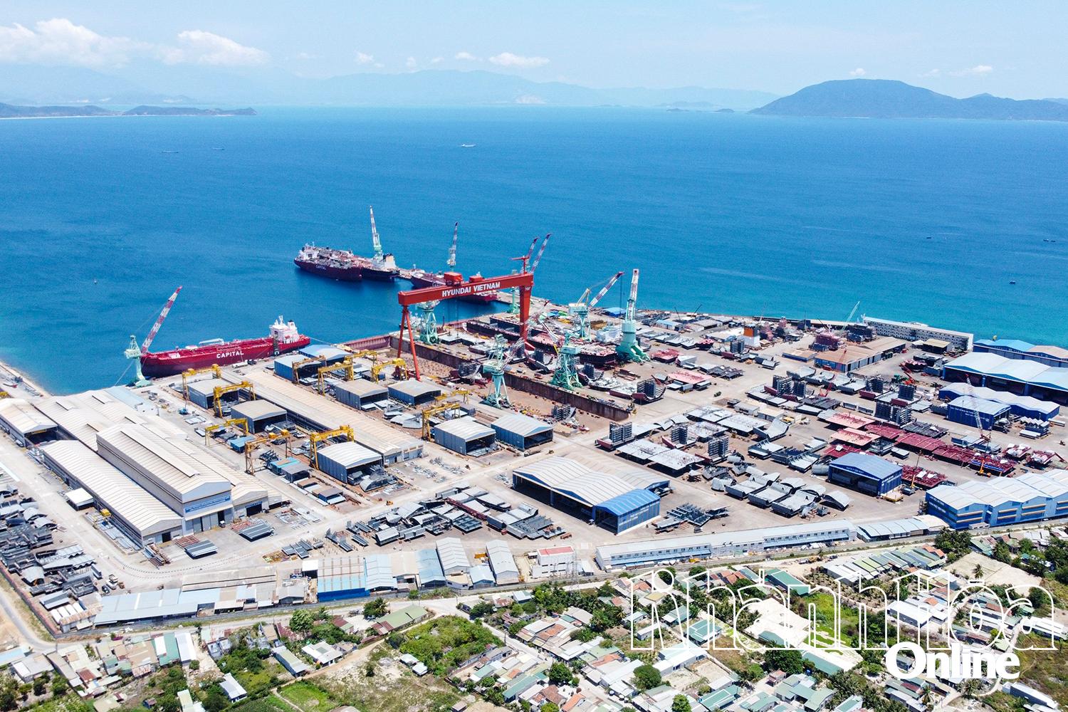 Khánh Hòa: Phấn đấu trở thành trung tâm kinh tế biển trọng điểm