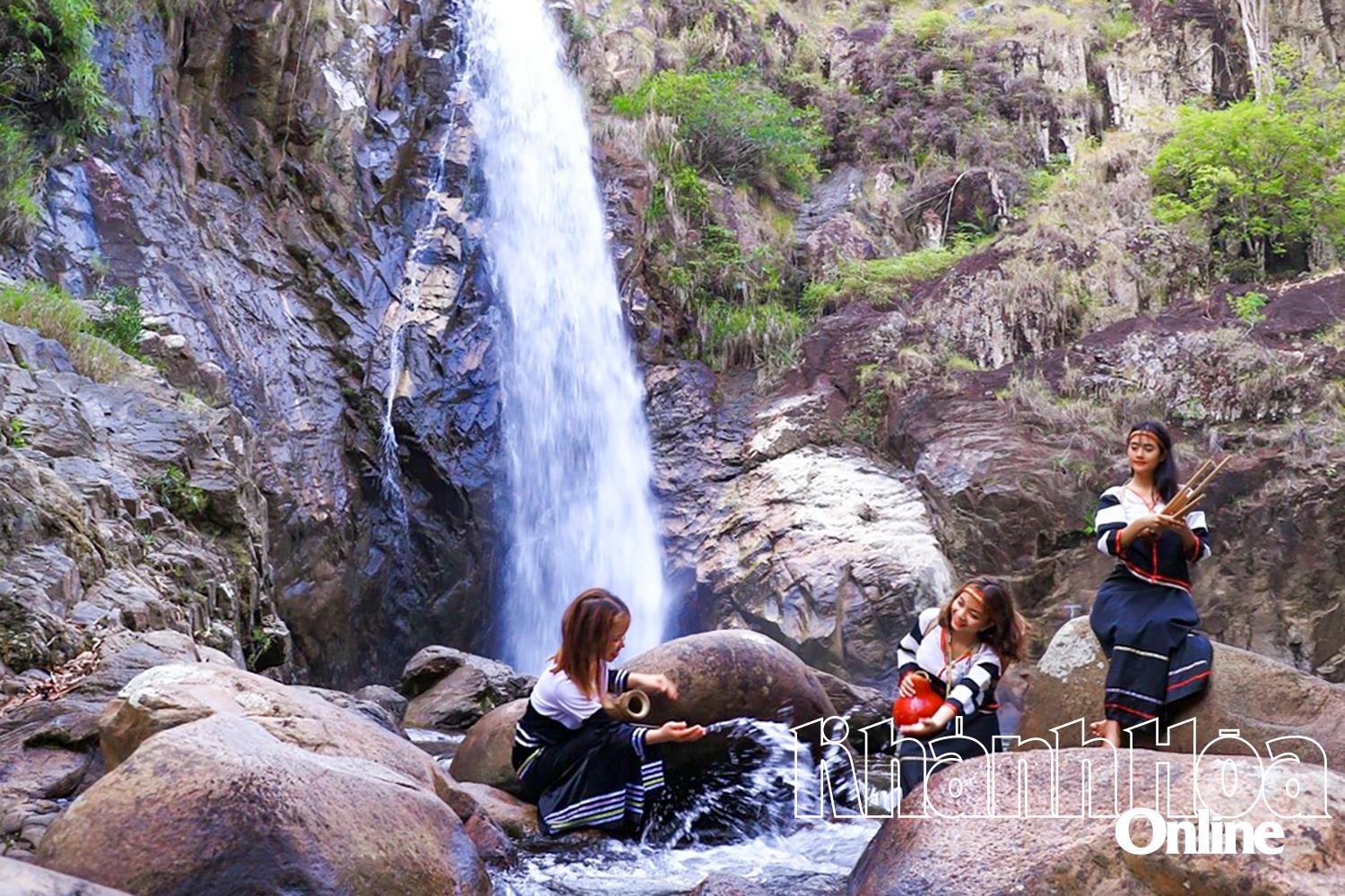 Khánh Hòa: Dạo chơi trên miền non cao Khánh Hòa: Dạo chơi trên miền non cao