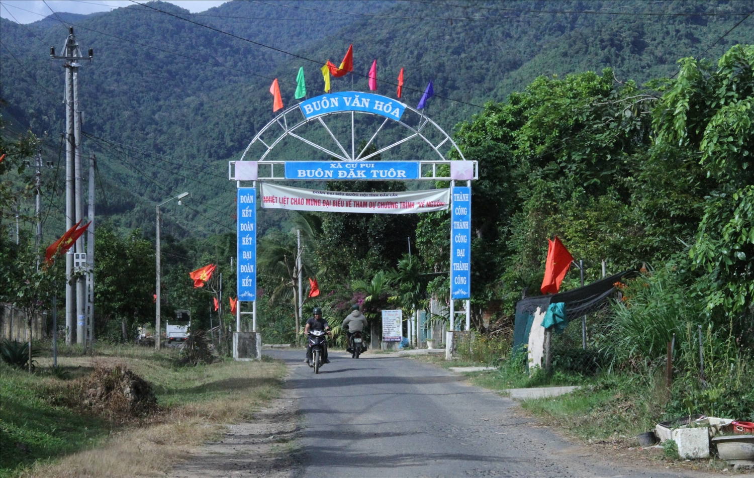 Đắk Tuôr – Vùng đất lửa thành buôn làng no ấm
