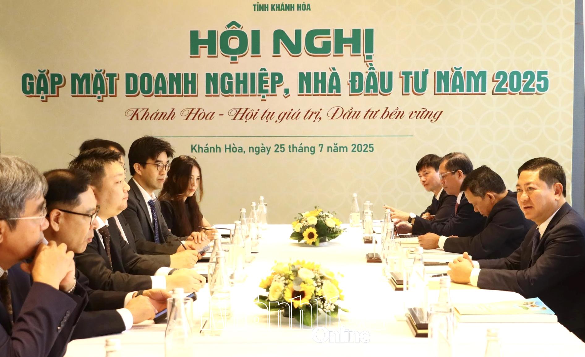 Chủ tịch UBND tỉnh gặp mặt các doanh nghiệp, nhà đầu tư năm 2025.