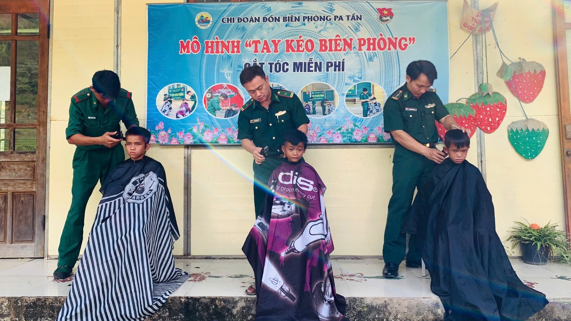 Lai Châu: Thăm hỏi, tặng quà học sinh và đồng bào xã Pa Tần