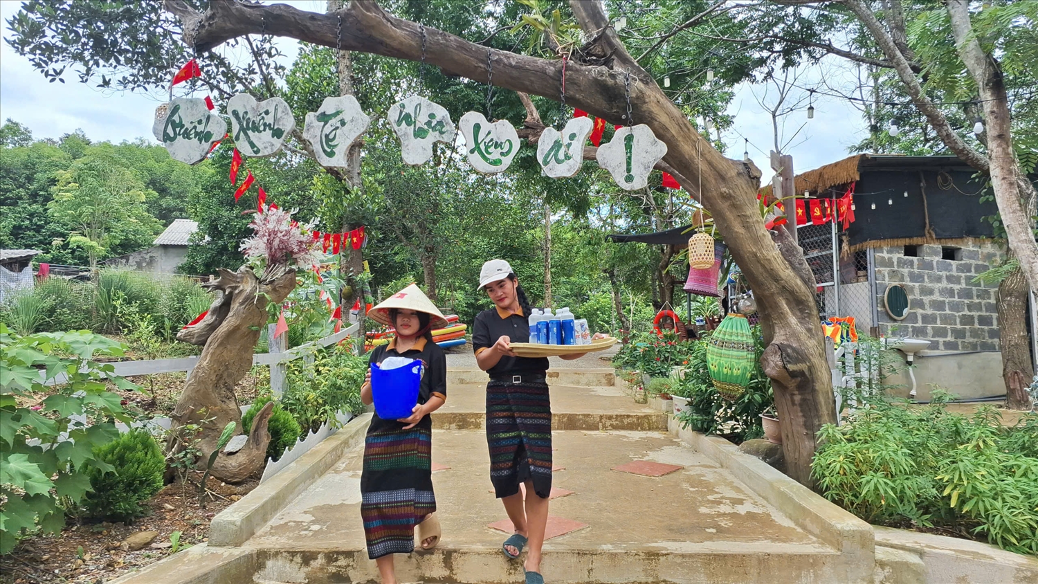 Một ngày ở bản Còi Đá