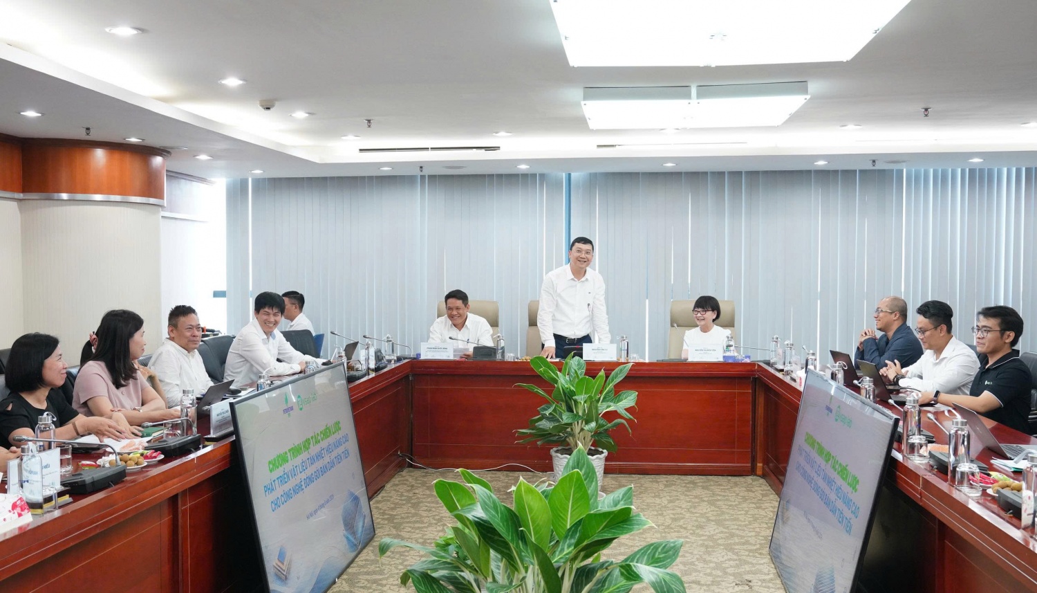 VPI và VSAP Lab hợp tác nghiên cứu phát triển vật liệu công nghệ cao