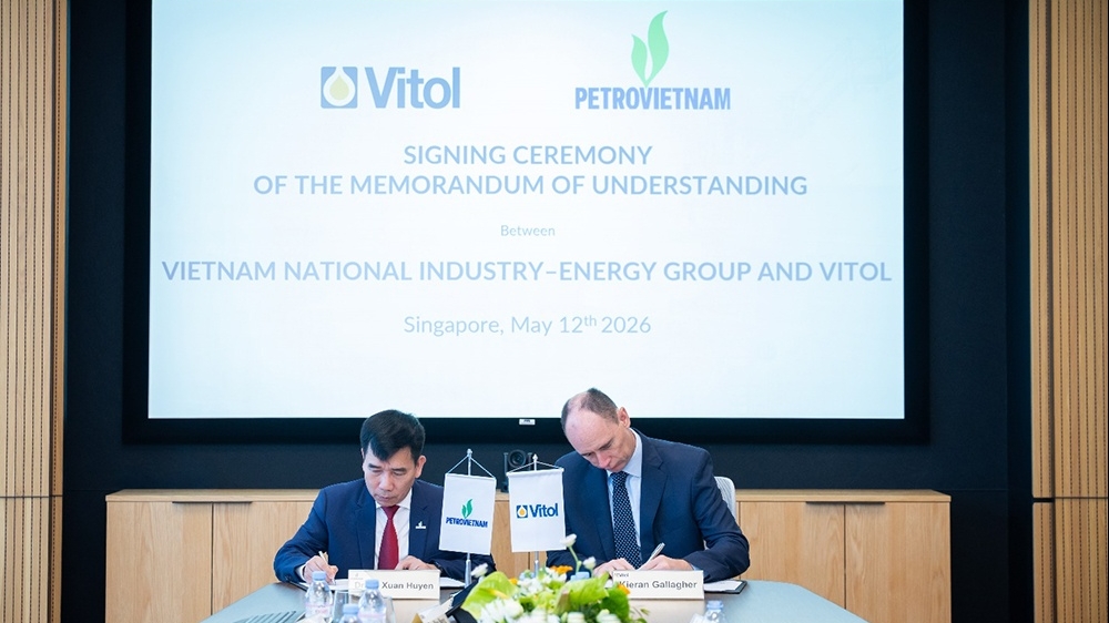 10 triệu thùng dầu thô và bước chuyển trong hoạt động thương mại quốc tế của PVNDB