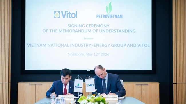 10 triệu thùng dầu thô và bước chuyển trong hoạt động thương mại quốc tế của PVNDB