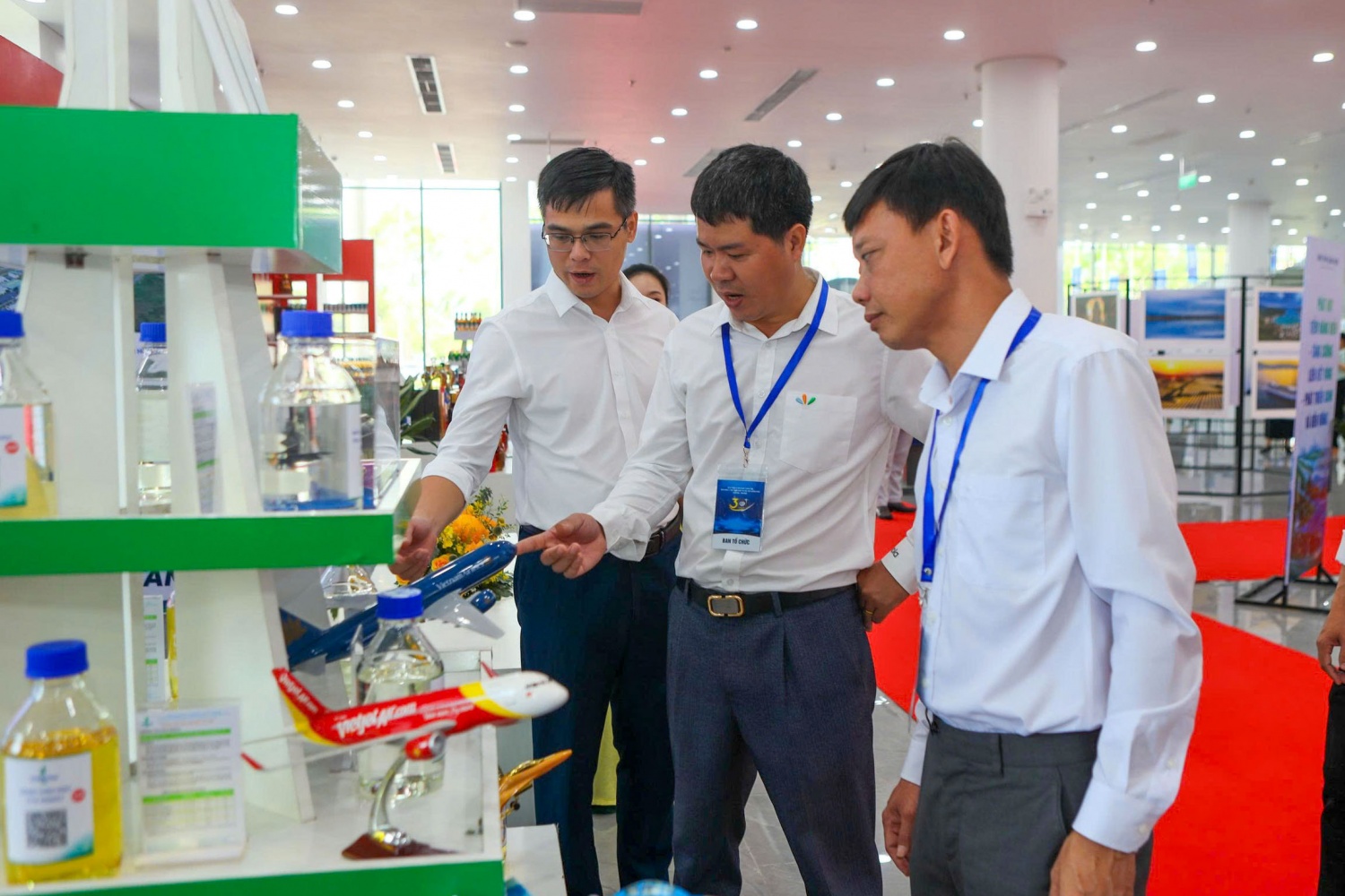 BSR lan tỏa sản phẩm tại triển lãm kỷ niệm 30 năm thành lập Ban Quản lý Khu kinh tế Dung Quất BSR lan tỏa sản phẩm tại triển lãm kỷ niệm 30 năm thành lập Ban Quản lý Khu kinh tế Dung Quất