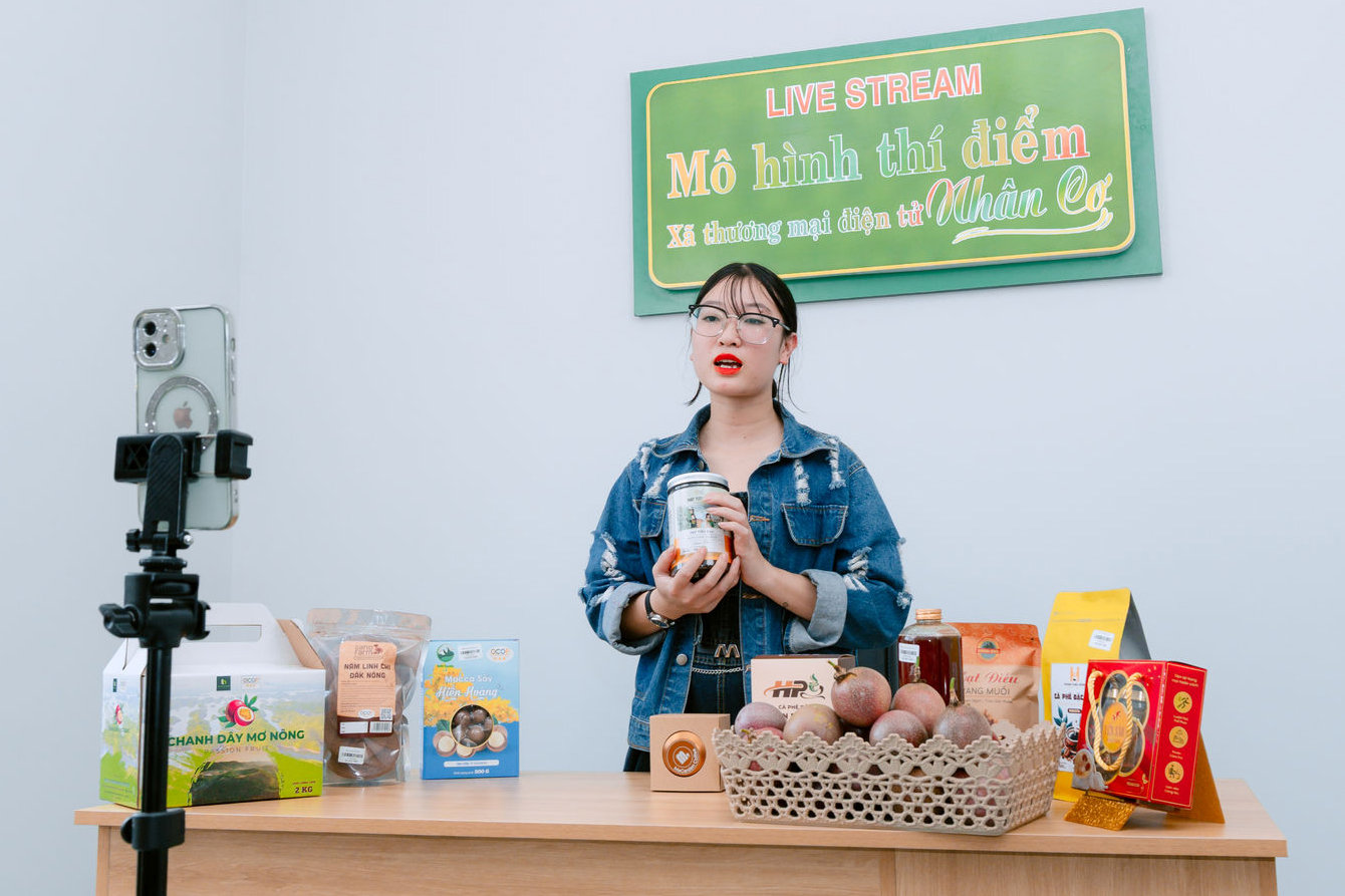 Lâm Đồng: Nông sản lên môi trường số - chậm để đi xa