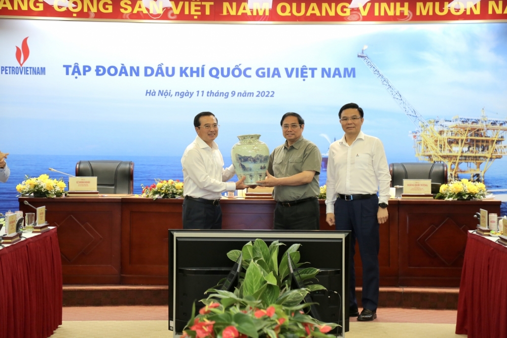 Tập đoàn Dầu khí Việt Nam phải giữ vai trò chủ lực trong bảo đảm an ninh năng lượng quốc gia Tập đoàn Dầu khí Việt Nam phải giữ vai trò chủ lực trong bảo đảm an ninh năng lượng quốc gia