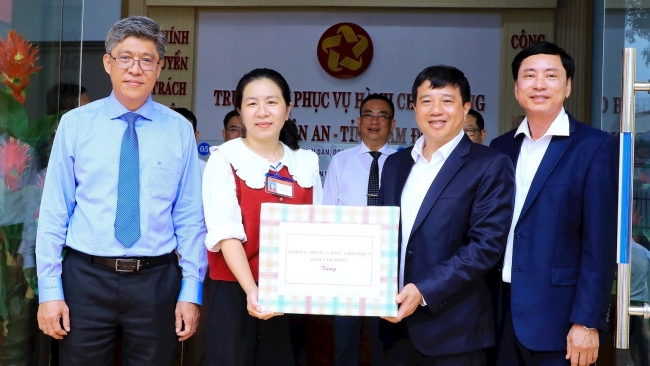Lâm Đồng: Bí thư Tỉnh ủy Y Thanh Hà Niê Kđăm kiểm tra hành chính...