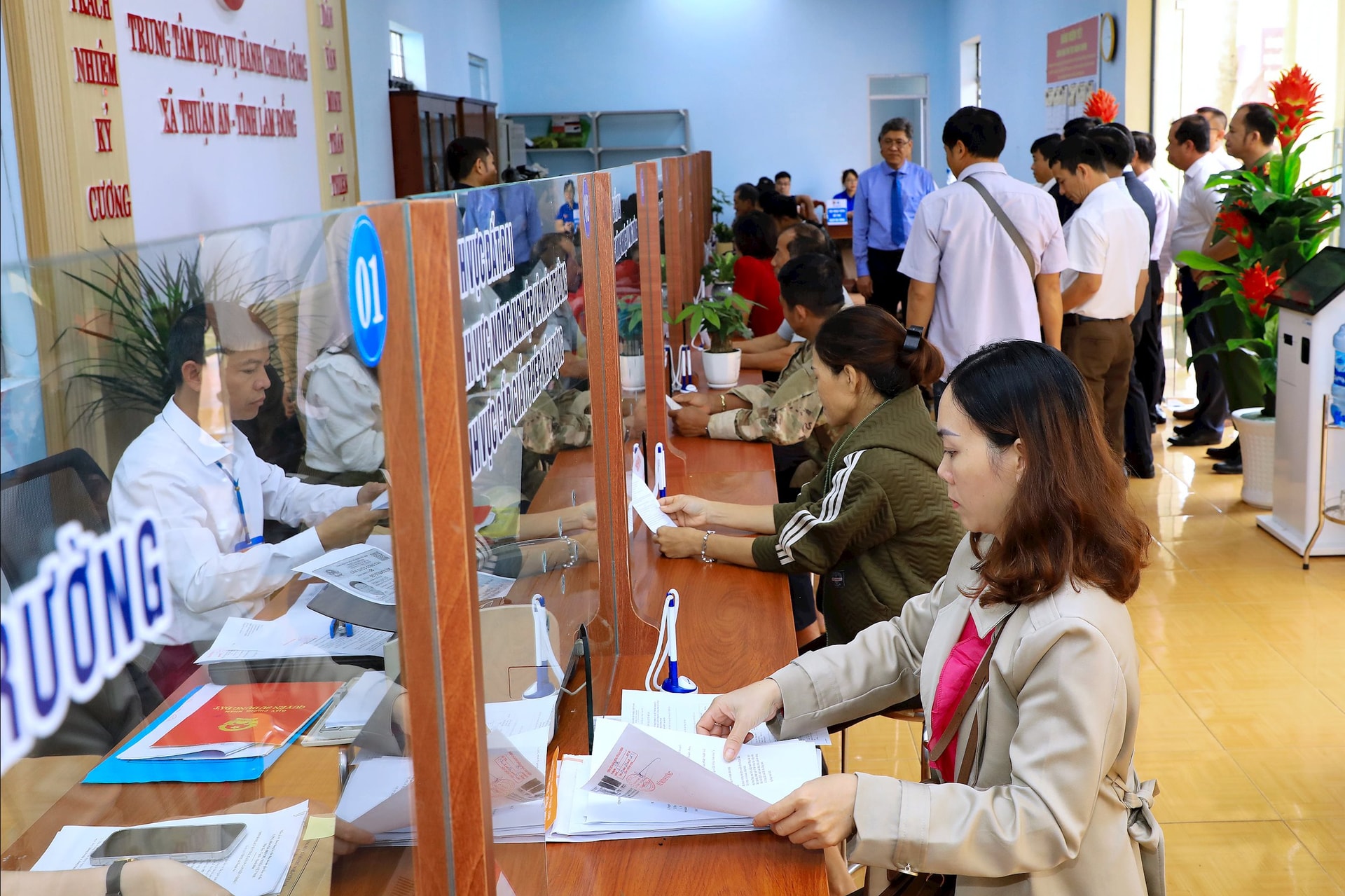 Lâm Đồng: Bí thư Tỉnh ủy Y Thanh Hà Niê Kđăm kiểm tra hành chính...