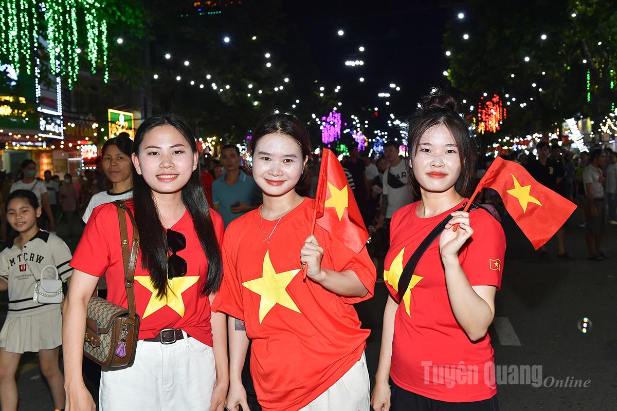 Tuyên Quang: Lễ hội Thành Tuyên nơi đèn lồng kể chuyện