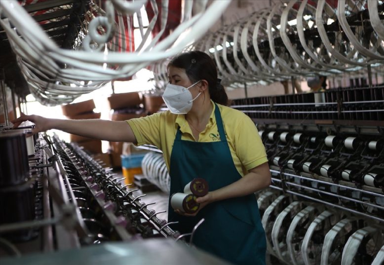 Sóng sánh sắc tơ tằm
