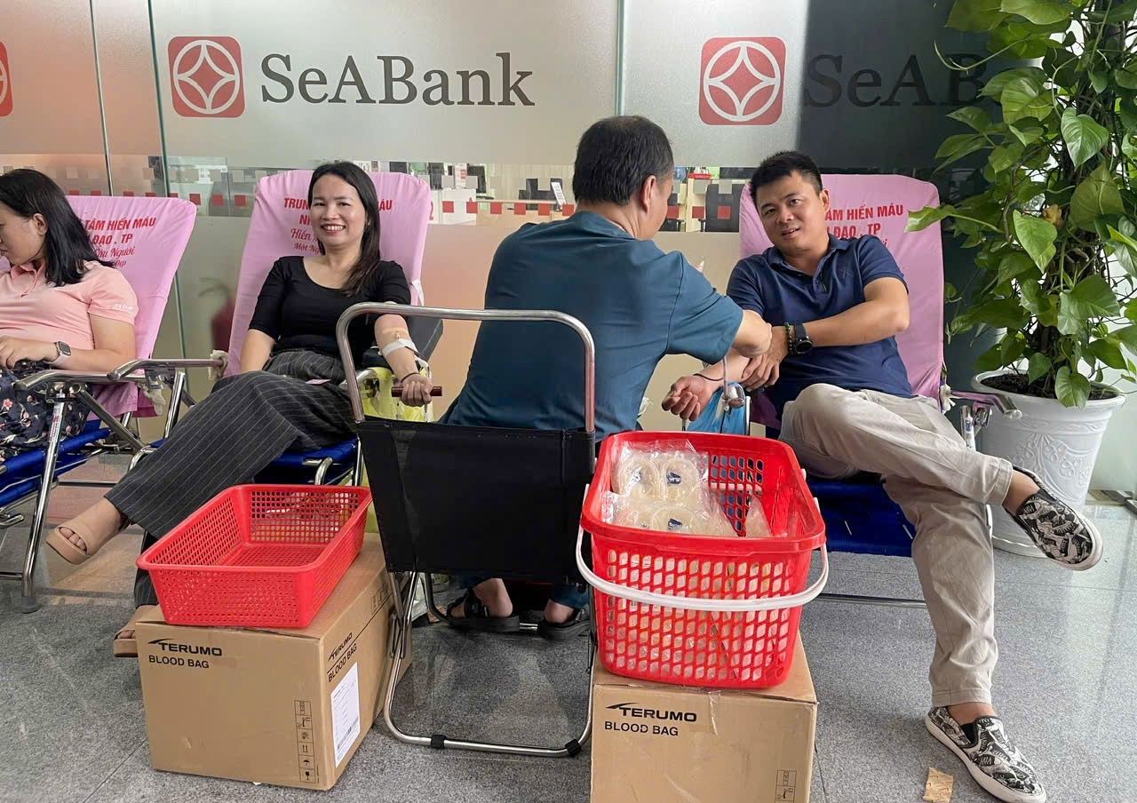 Đoàn Thanh niên PVEP hiến máu tình nguyện: Giọt máu hồng   Trao niềm hy vọng