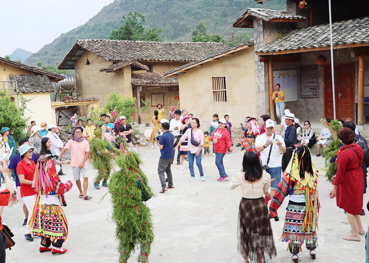 Tuyên Quang đón gần 3 triệu lượt du khách