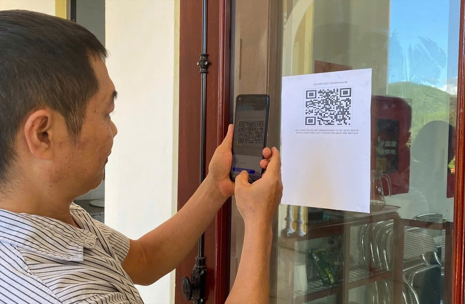 Từ “họp không giấy” đến quét QR điểm danh tại xã vùng cao Điền Xá
