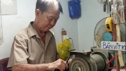 Cần Thơ: Nghề “lau bóng thời gian”