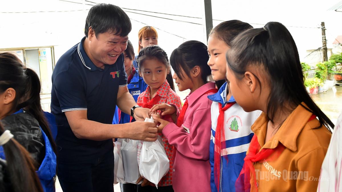 Tuyên Quang: Chương trình Trung thu yêu thương năm 2026 tại xã Bản Máy
