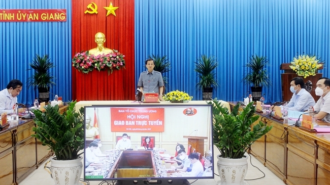 Bí thư Tỉnh ủy An Giang Lê Hồng Quang tham dự Hội nghị giao ban trực tuyến đánh giá tình hình, kết quả công tác tổ chức xây dựng Đảng