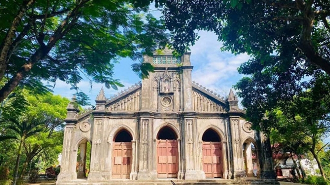 Đà Nẵng: Độc đáo nhà thờ cổ Tùng Sơn