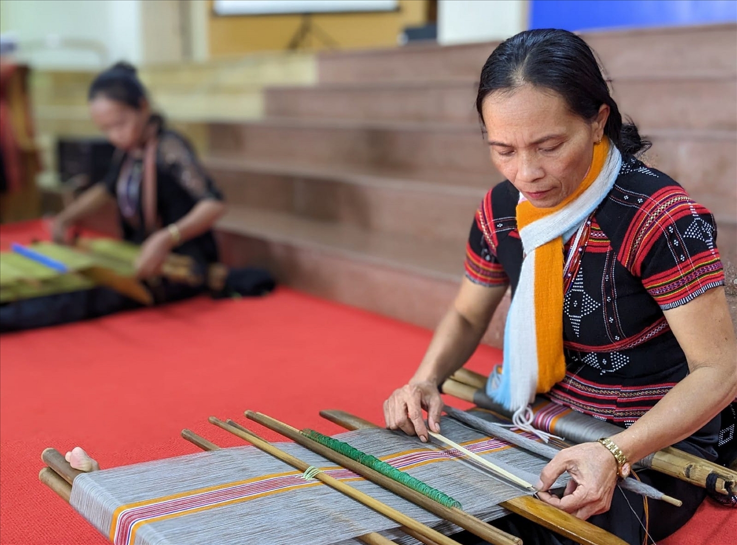 Hồi sinh thổ cẩm Cơ Tu ở Hòa Bắc