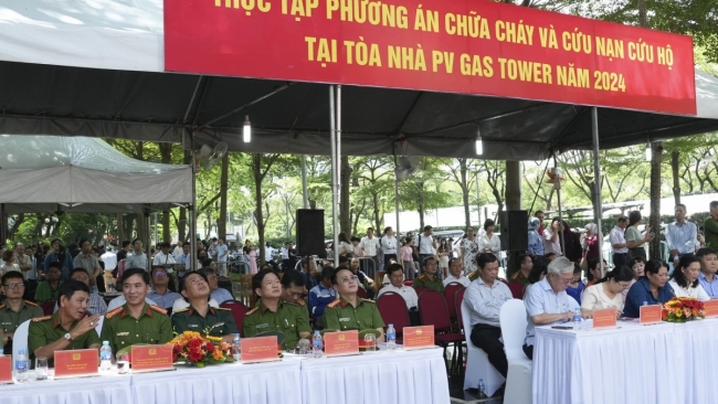 Diễn tập phương án chữa cháy, cứu nạn, cứu hộ quy mô cấp thành phố tại PV GAS Tower