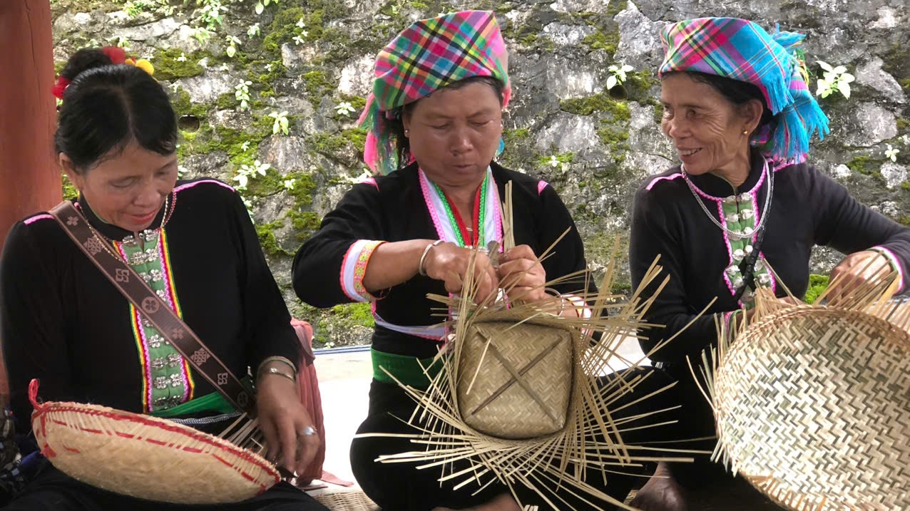 Lai Châu: Giữ gìn nghề truyền thống đan lát