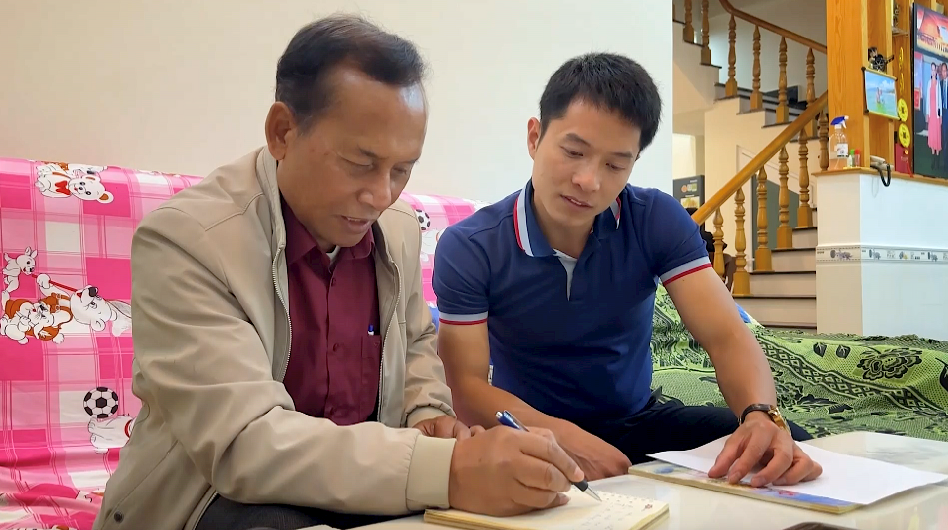 Lâm Đồng: Giữ hồn tiếng K’Ho qua từng chữ viết