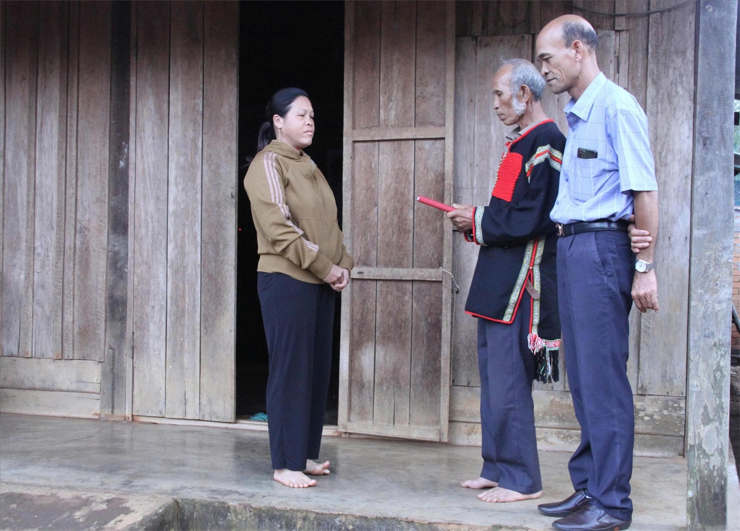 Những “pháo đài” tư tưởng giữ bình yên buôn làng