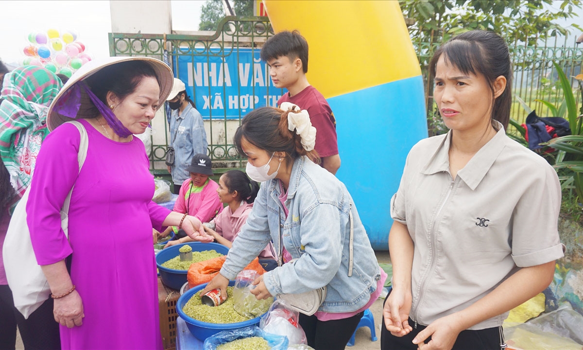 Về Hợp Thành trải nghiệm hương cốm mới