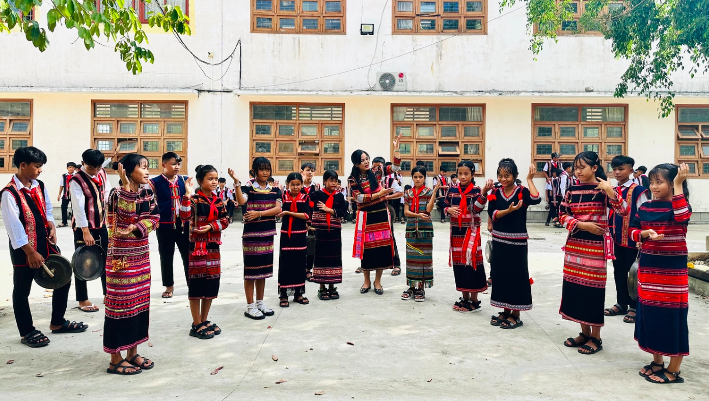 Gia Lai nhiều hình thức bồi đắp tình yêu văn hóa truyền thống cho học sinh Gia Lai nhiều hình thức bồi đắp tình yêu văn hóa truyền thống cho học sinh