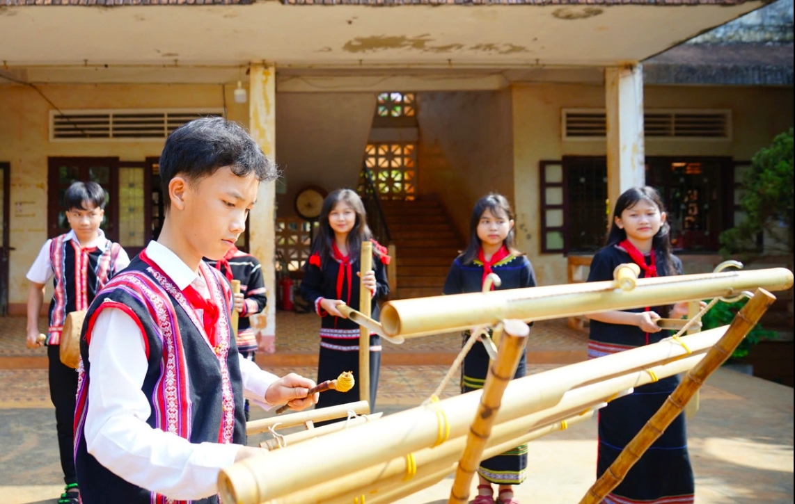 Gia Lai nhiều hình thức bồi đắp tình yêu văn hóa truyền thống cho học sinh Gia Lai nhiều hình thức bồi đắp tình yêu văn hóa truyền thống cho học sinh