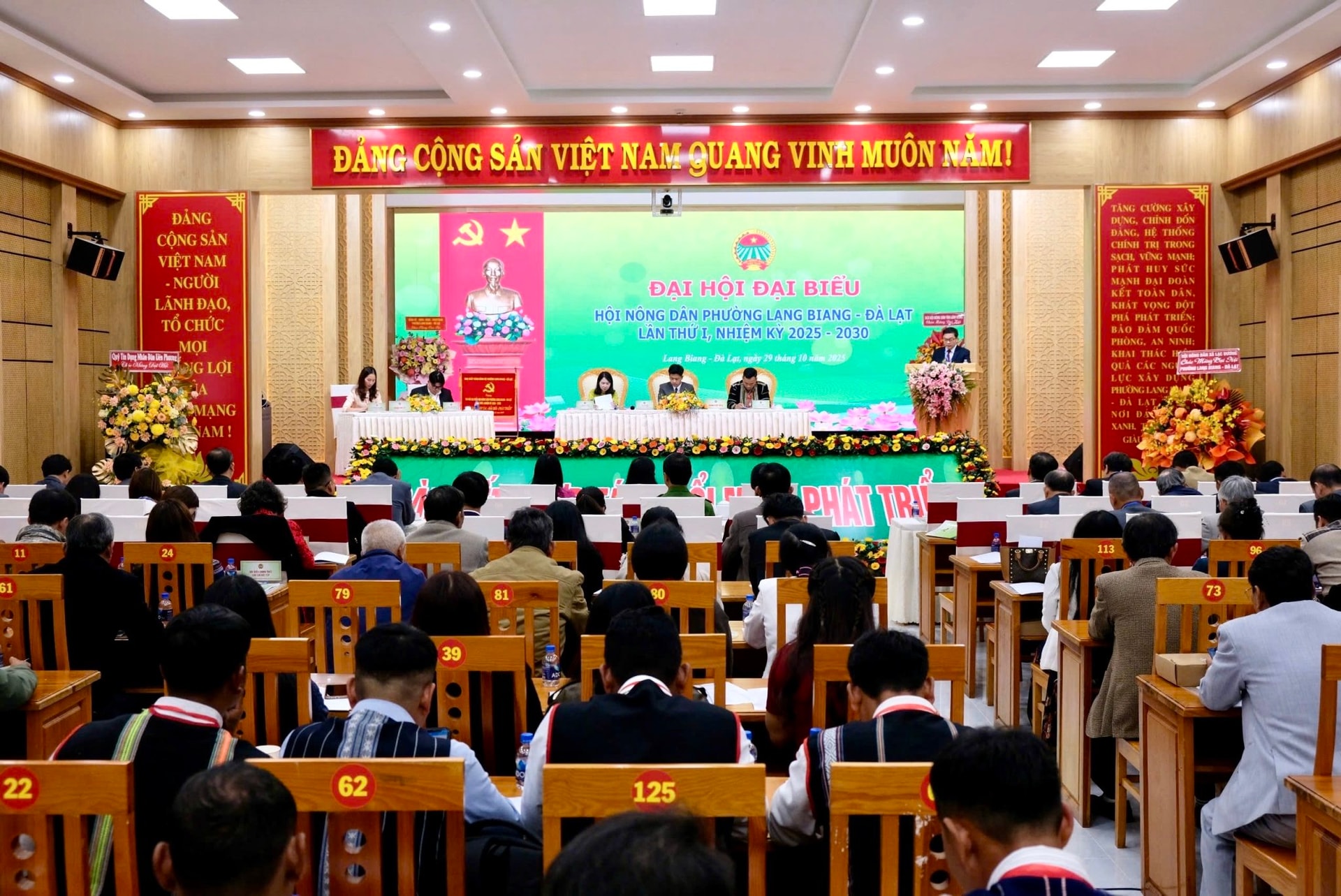 Lâm Đồng: Nông dân Lang Biang - Đà Lạt thi đua sản xuất, kinh doanh... Lâm Đồng: Nông dân Lang Biang - Đà Lạt thi đua sản xuất, kinh doanh...