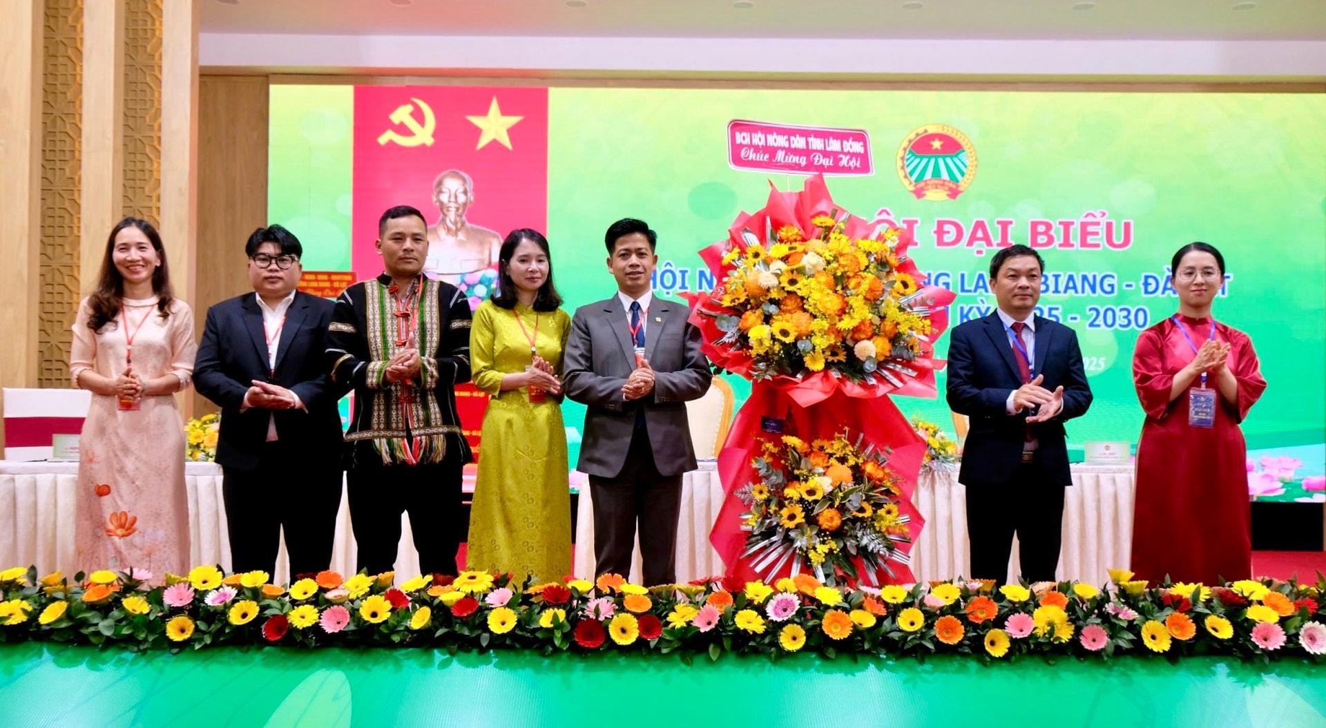 Lâm Đồng: Nông dân Lang Biang - Đà Lạt thi đua sản xuất, kinh doanh... Lâm Đồng: Nông dân Lang Biang - Đà Lạt thi đua sản xuất, kinh doanh...