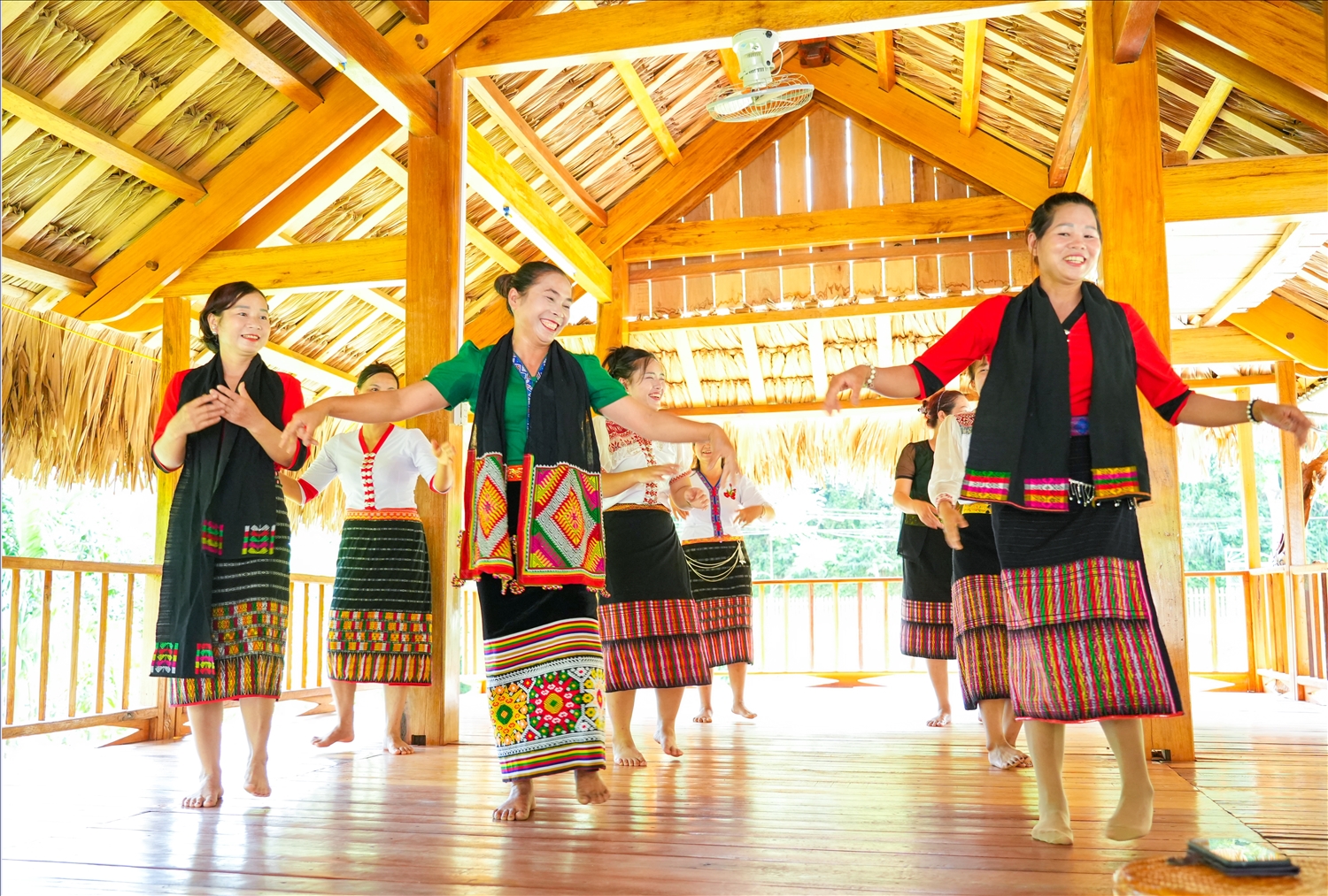 Gìn giữ và phát huy mạch nguồn văn hóa xứ Nghệ