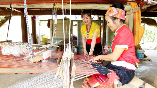 Gìn giữ và phát huy mạch nguồn văn hóa xứ Nghệ