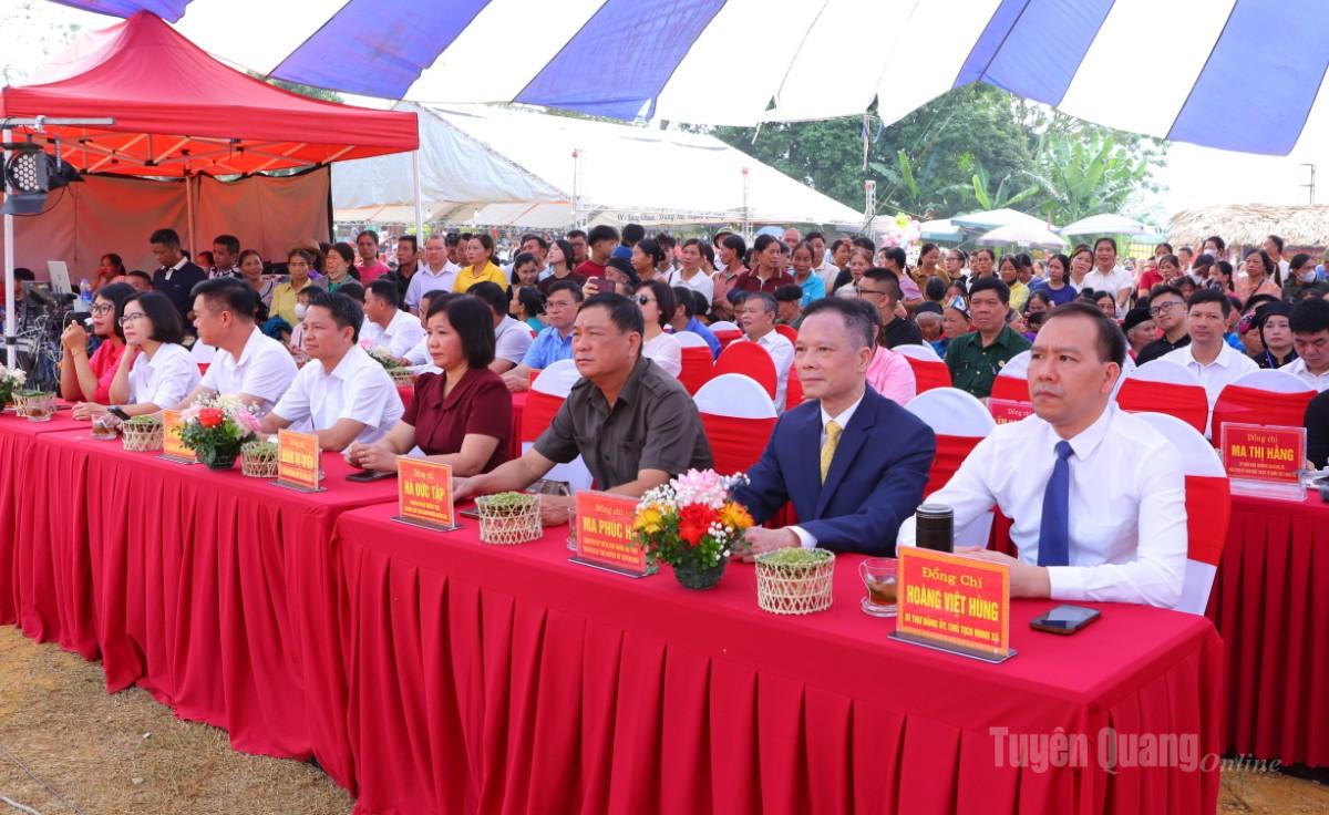 Đại biểu dự chương trình.