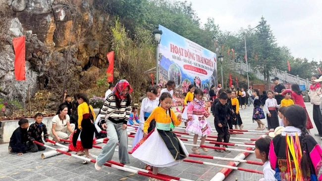 Tuyên Quang: Lũng Cú rộn ràng mùa Lễ hội hoa Tam giác mạch
