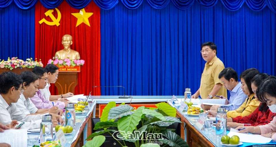 Ông Nguyễn Phương Đông, Trưởng ban Văn hoá - Xã hội, Trưởng Đoàn khảo sát, phát biểu tại buổi làm việc.