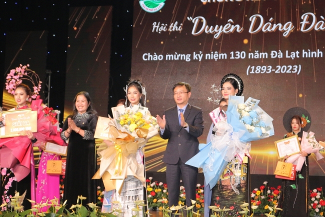 Đà Lạt tổ chức Lễ hội Áo dài tại Festival Hoa lần thứ X