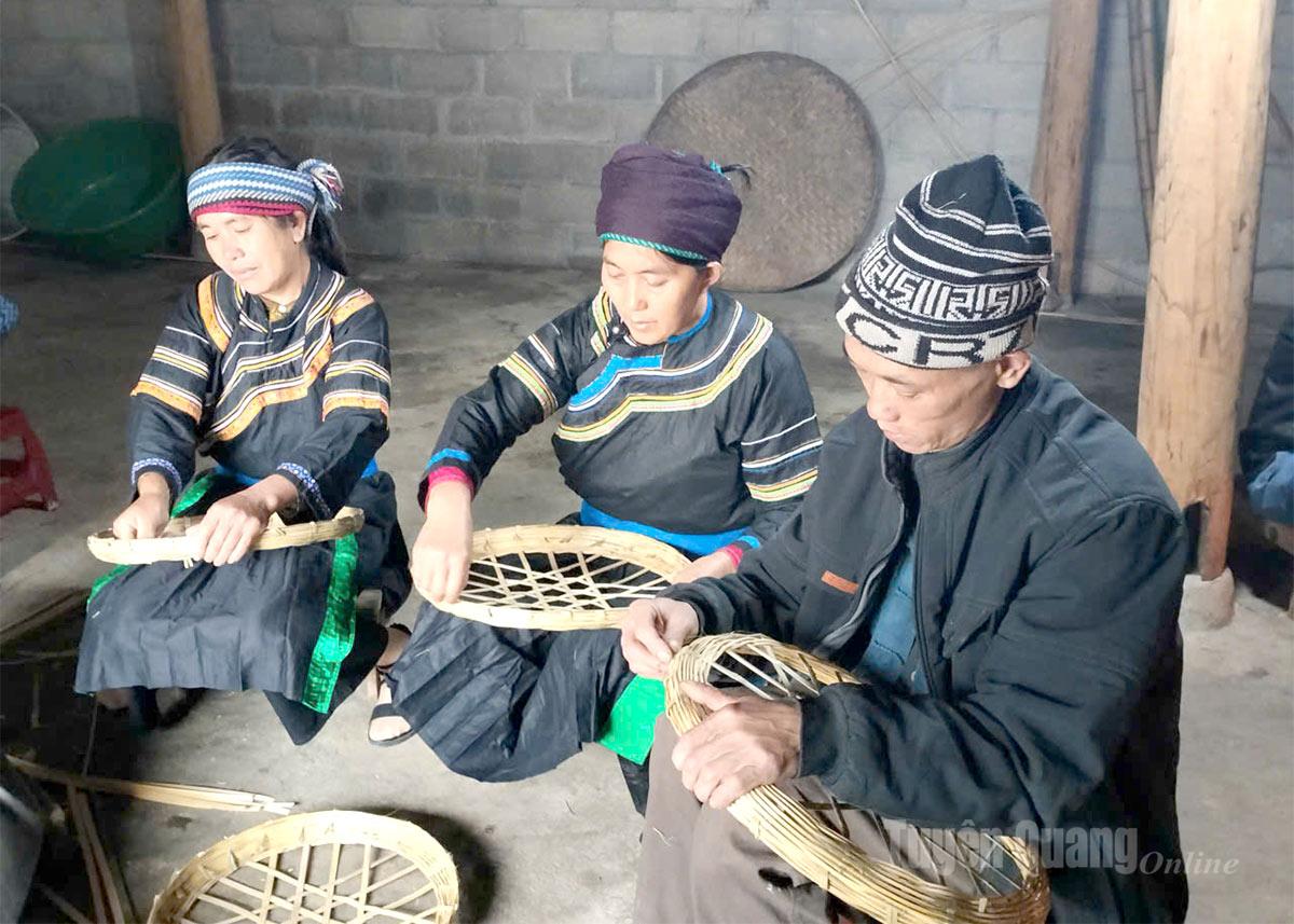 Tuyên Quang: Người Cờ Lao ở Sà Phìn