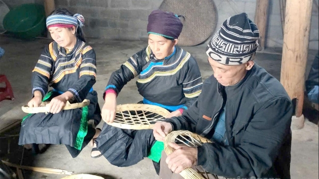 Tuyên Quang: Người Cờ Lao ở Sà Phìn