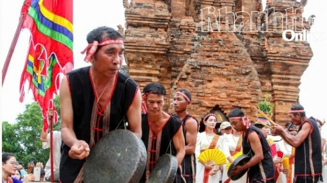 Khánh Hòa: Nghệ nhân Ka Dá Phượng: "Bén duyên" với kèn bầu