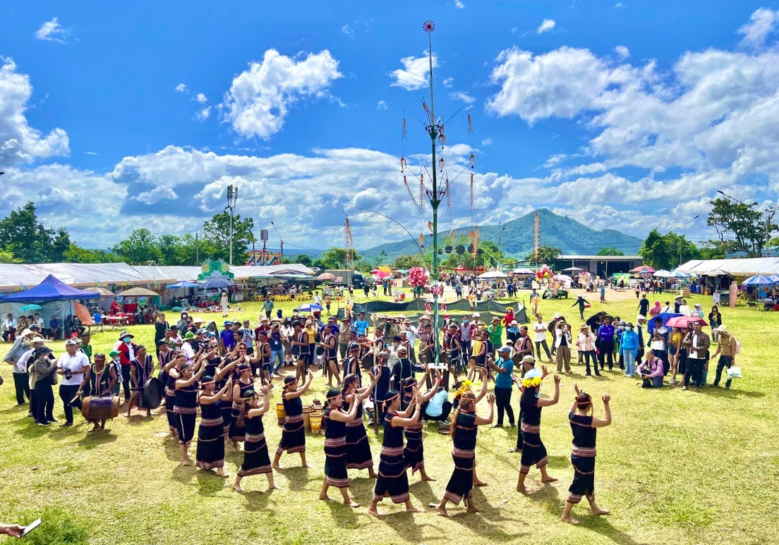 Mừng lúa mới - Nghi lễ gắn kết cộng đồng của người Gia Rai Mừng lúa mới - Nghi lễ gắn kết cộng đồng của người Gia Rai