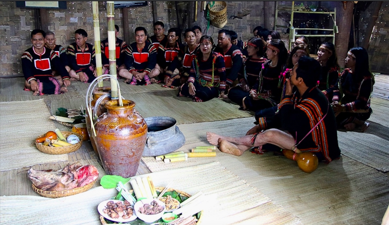 Mừng lúa mới - Nghi lễ gắn kết cộng đồng của người Gia Rai Mừng lúa mới - Nghi lễ gắn kết cộng đồng của người Gia Rai